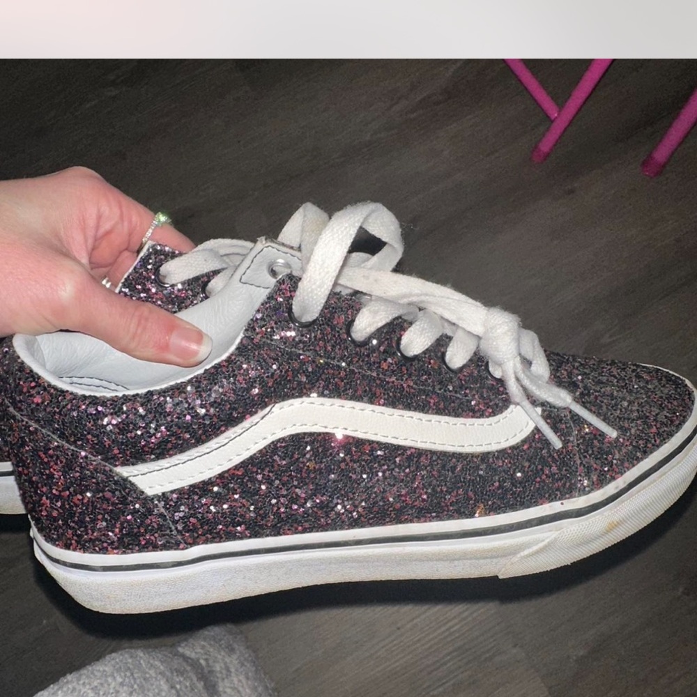 Vans Glitter Low-Top Sneakers in Black and Pink